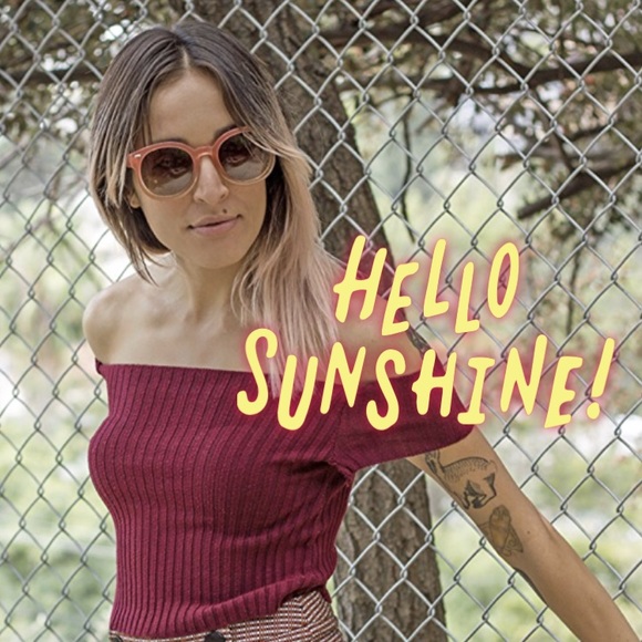 Coral Ombré Wayfarer Sunglasses - Picture 3 of 3